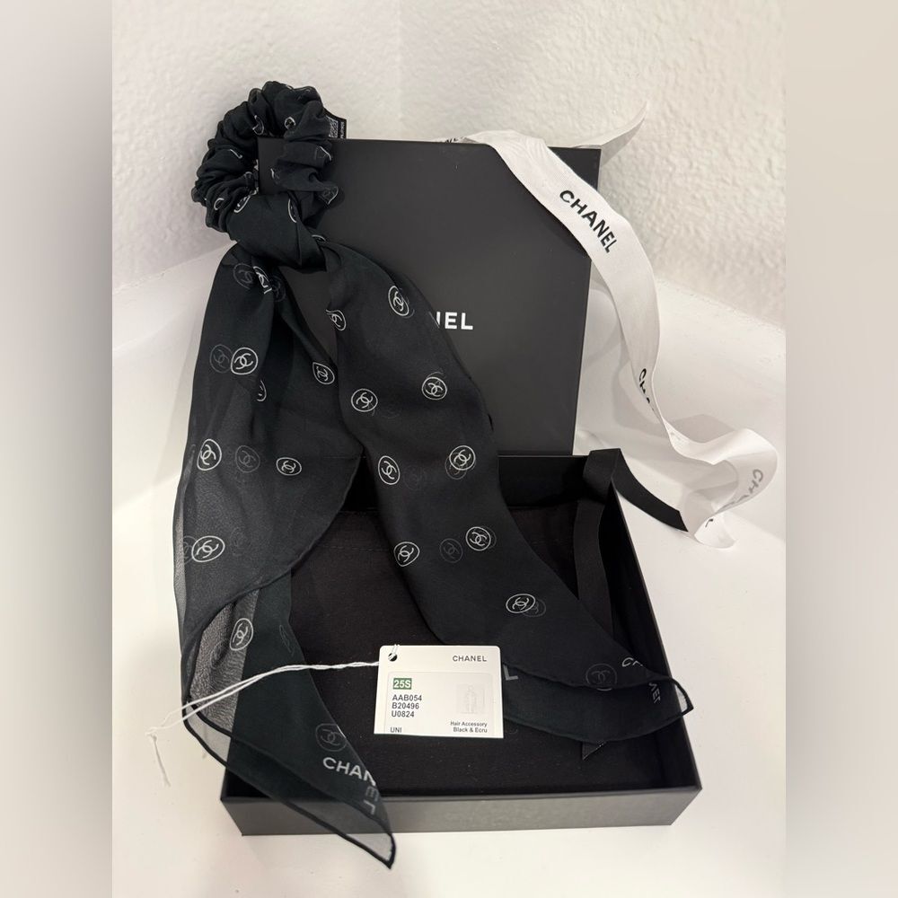 Chanel Silk Black and Ecru Scrunchie & Scarf 25S AAB054 B20496 U0824 NWT RARE